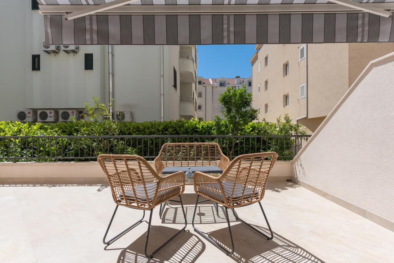 Apartments By The Sea Makarska - 19134 Exteriör bild