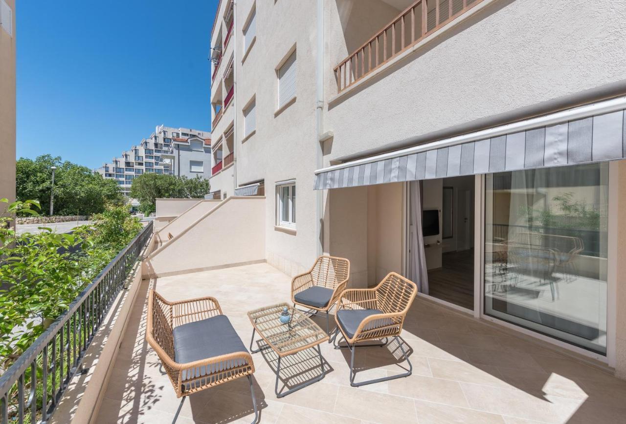 Apartments By The Sea Makarska - 19134 Exteriör bild
